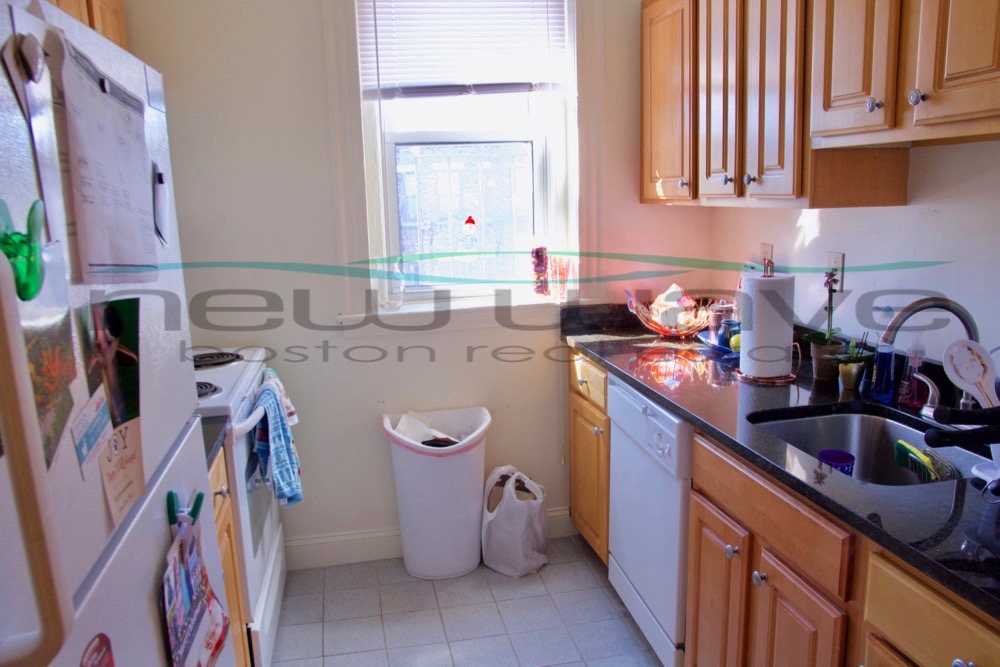 106 Queensberry St, Fenway