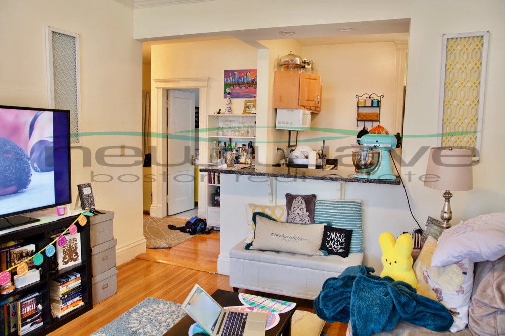 100 Queensberry St, Fenway