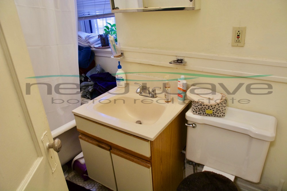 19 Queensberry St, Fenway