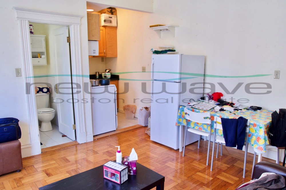Studio bed, 1 bath apartment for rent at 61 Kilmarnock St Unit 7, Fenway — photo 4 of 7