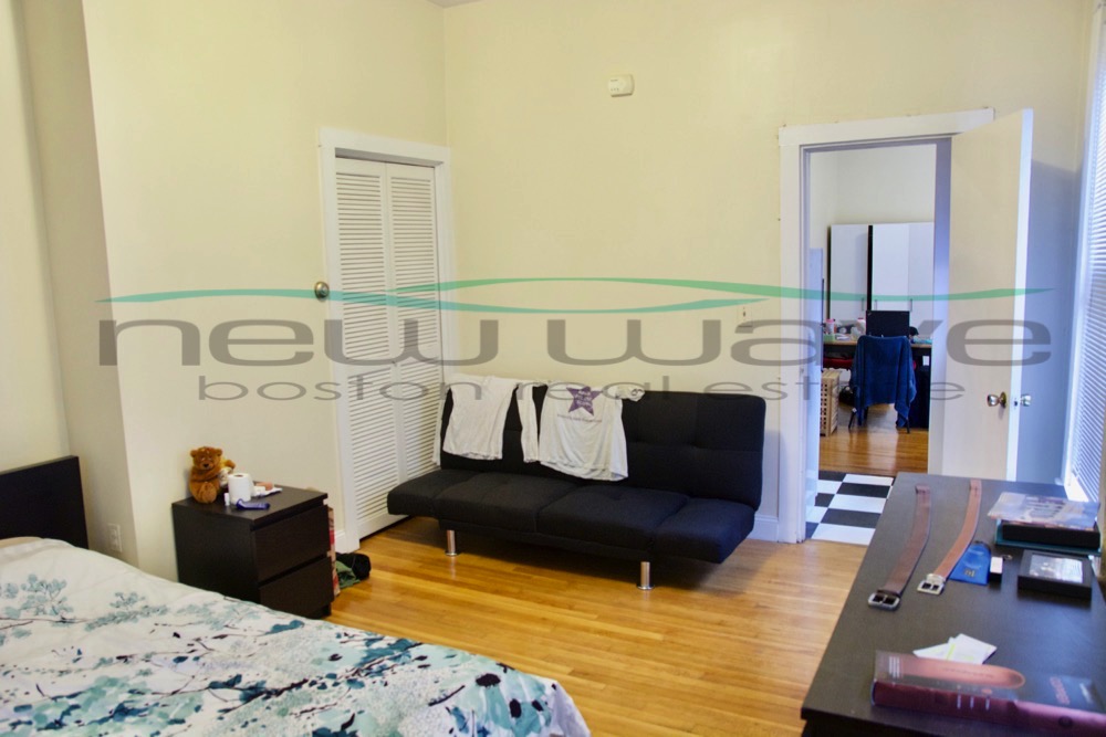 28 Cumberland St, Back Bay