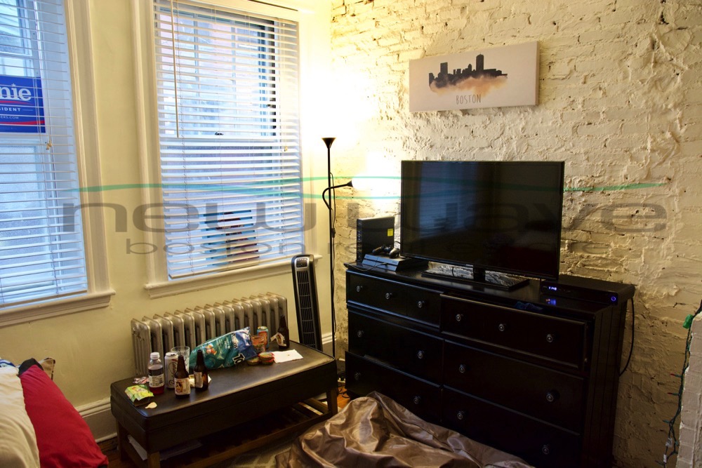 90 Myrtle St, Beacon Hill