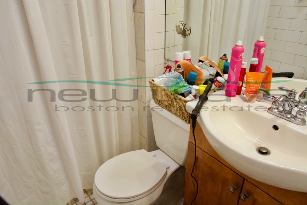 108 Myrtle St, Back Bay