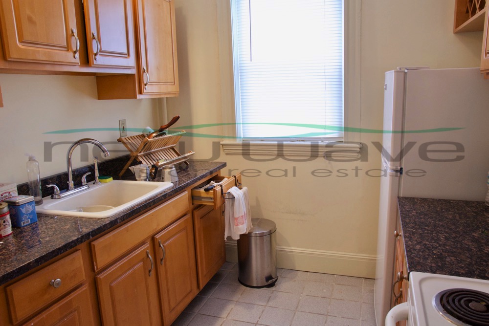 106 Queensberry St, Fenway