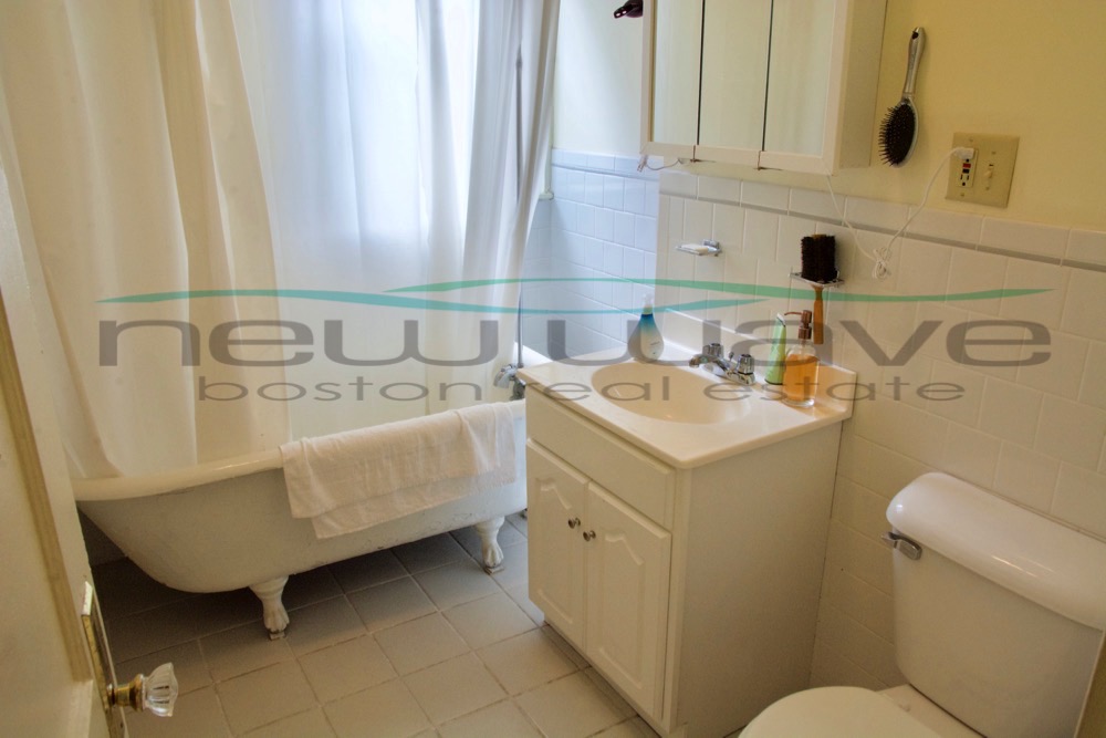 106 Queensberry St, Fenway