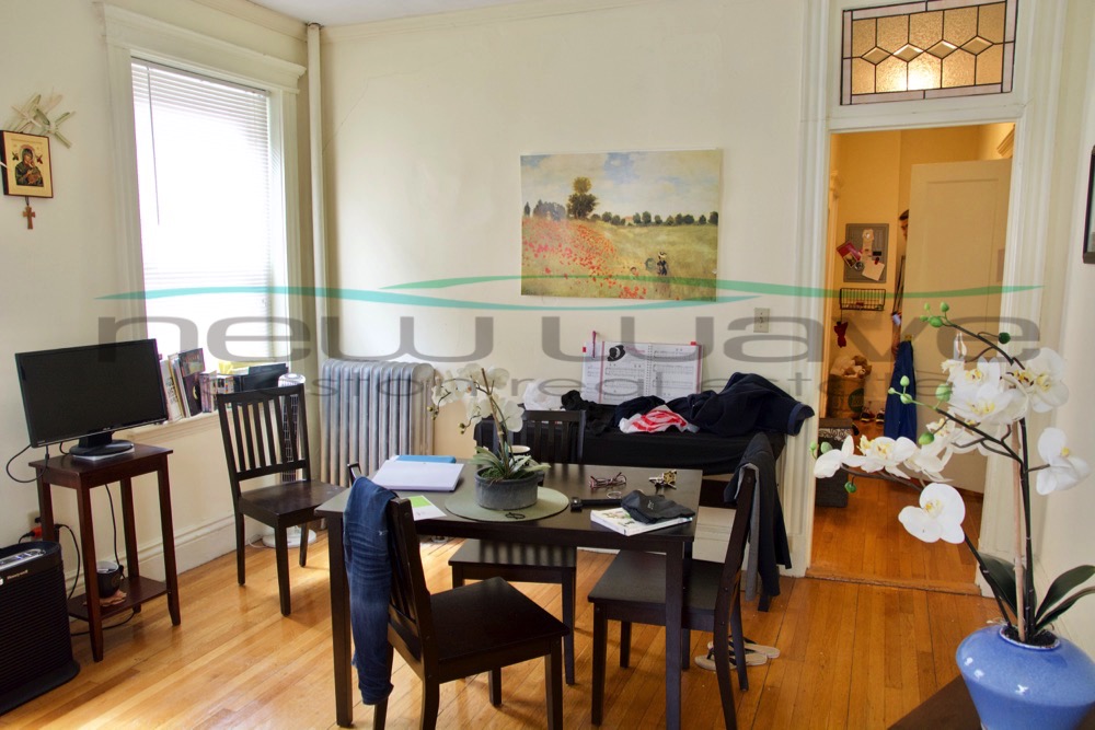 106 Queensberry St, Fenway