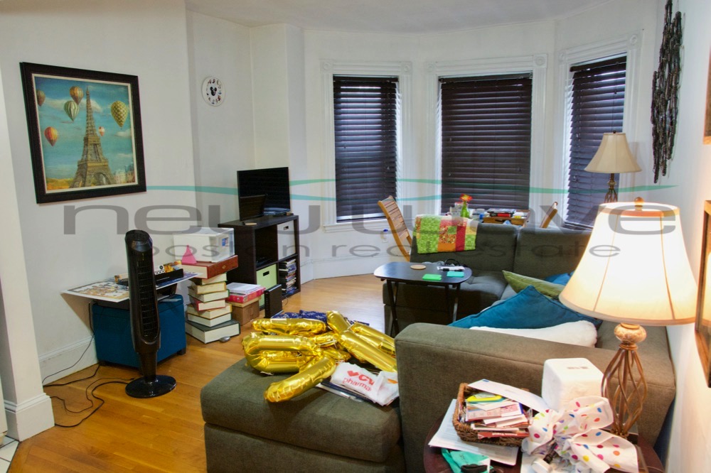 1 bed, 1 bath apartment for rent at 290 Newbury St Unit 10, Back Bay — photo 2 of 6