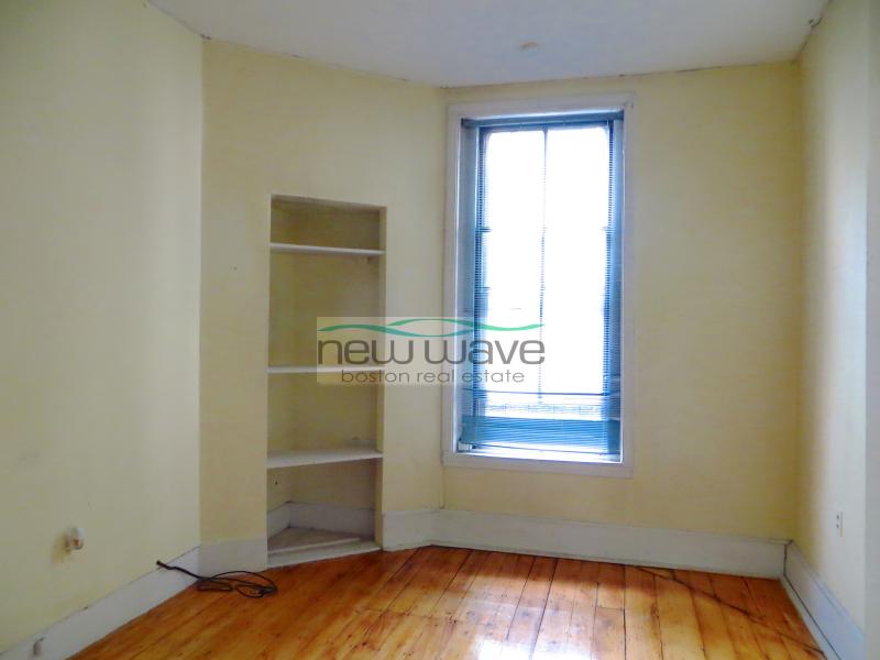 3 bed, 1 bath apartment for rent at 32 Worcester Sq Unit 2, South End — photo 4 of 9