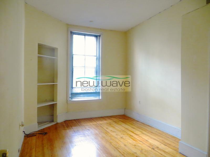 3 bed, 1 bath apartment for rent at 32 Worcester Sq Unit 2, South End — photo 5 of 9