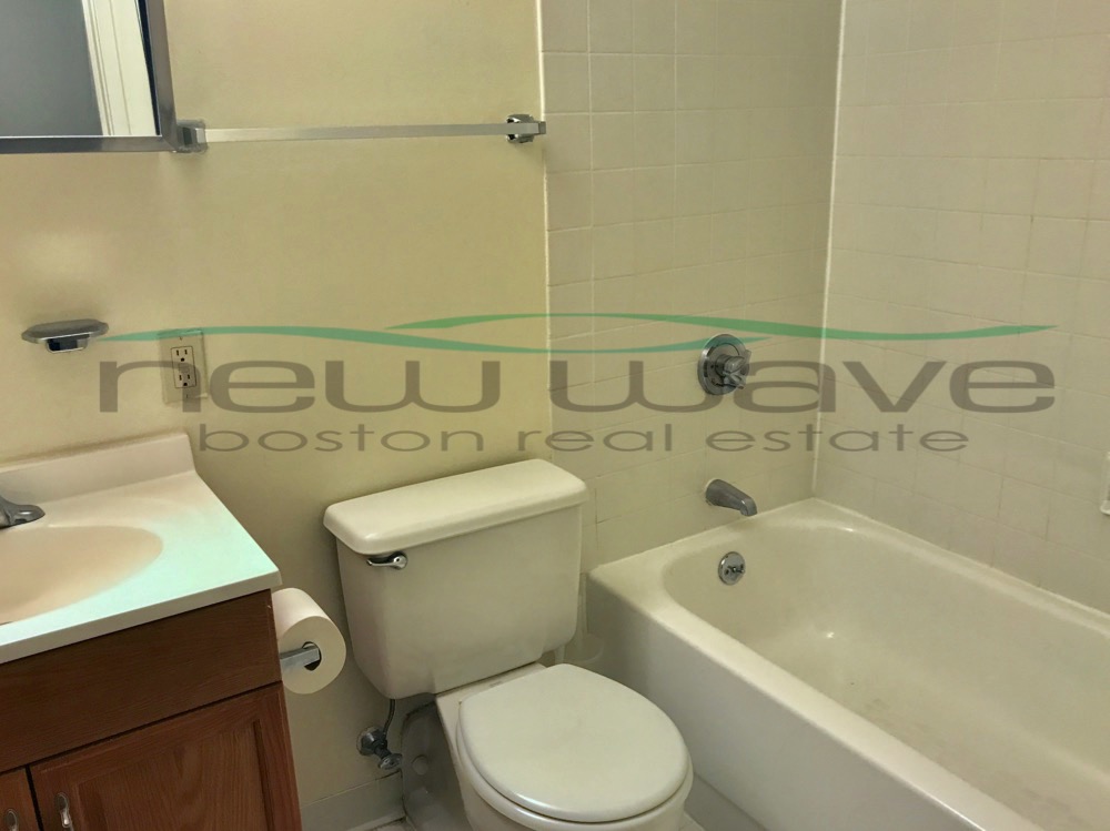 400 Massachusetts Ave, South End