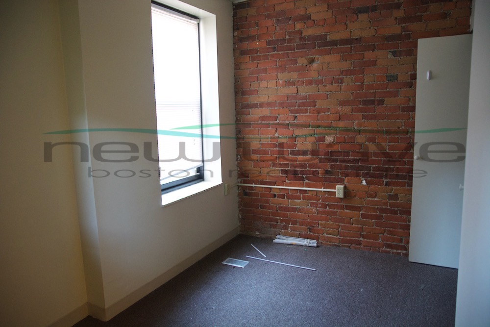 3 bed, 1.5 bath apartment for rent at 65 Westland Ave Unit 300, Fenway — photo 2 of 13