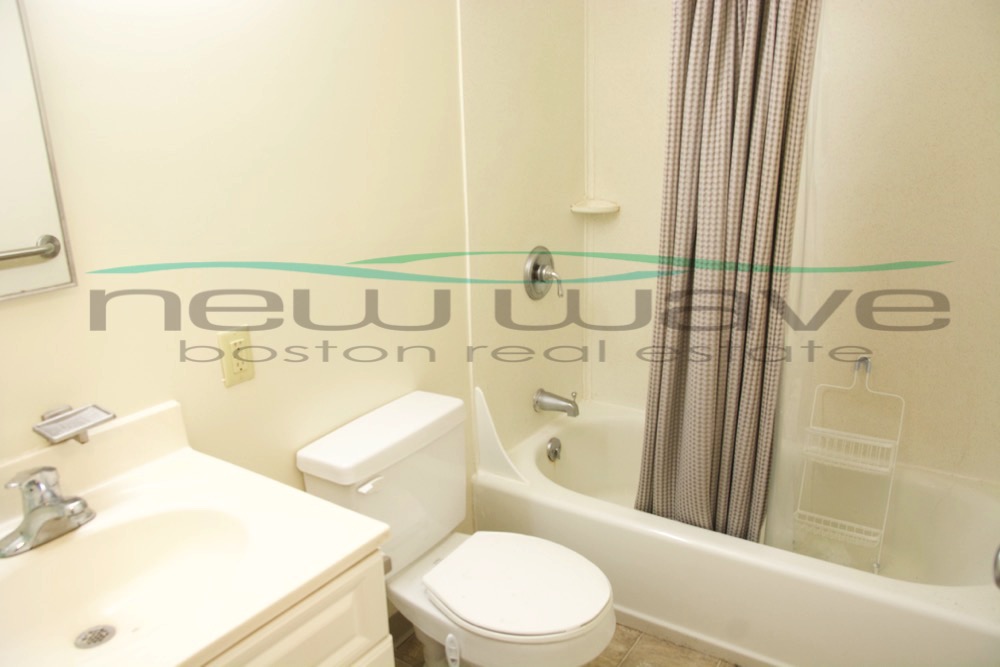 3 bed, 1.5 bath apartment for rent at 65 Westland Ave Unit 300, Fenway — photo 6 of 13