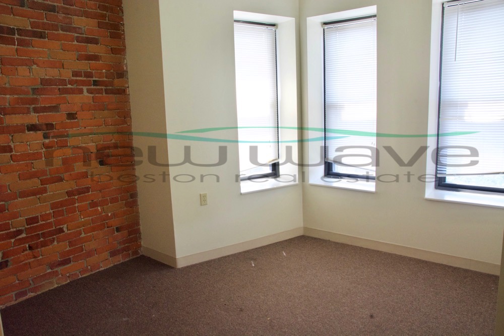 3 bed, 1.5 bath apartment for rent at 65 Westland Ave Unit 300, Fenway — photo 4 of 13