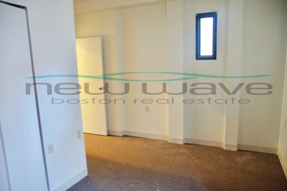 3 bed, 1.5 bath apartment for rent at 65 Westland Ave Unit 300, Fenway — photo 3 of 13