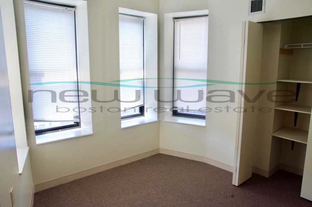 3 bed, 1.5 bath apartment for rent at 65 Westland Ave Unit 300, Fenway — photo 5 of 13
