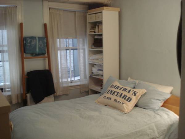2 bed, 1 bath apartment for rent at 76 Phillips St Unit A, Beacon Hill — photo 5 of 6