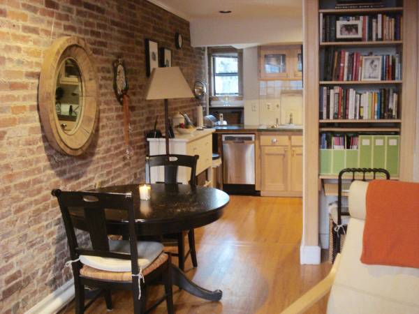 2 bed, 1 bath apartment for rent at 76 Phillips St Unit A, Beacon Hill — photo 1 of 6