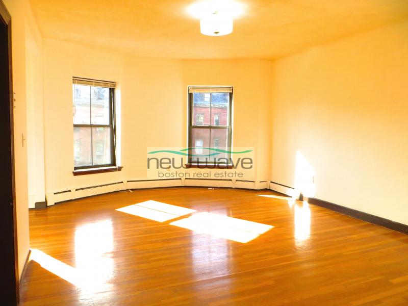 518 Massachusetts Ave, South End