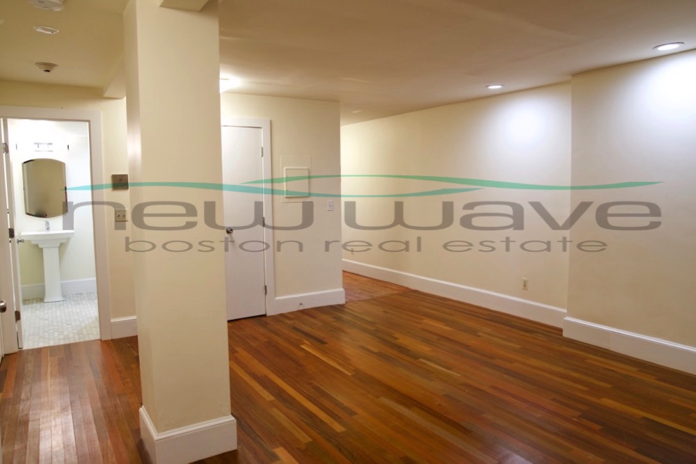 90 Saint Botolph St, South End