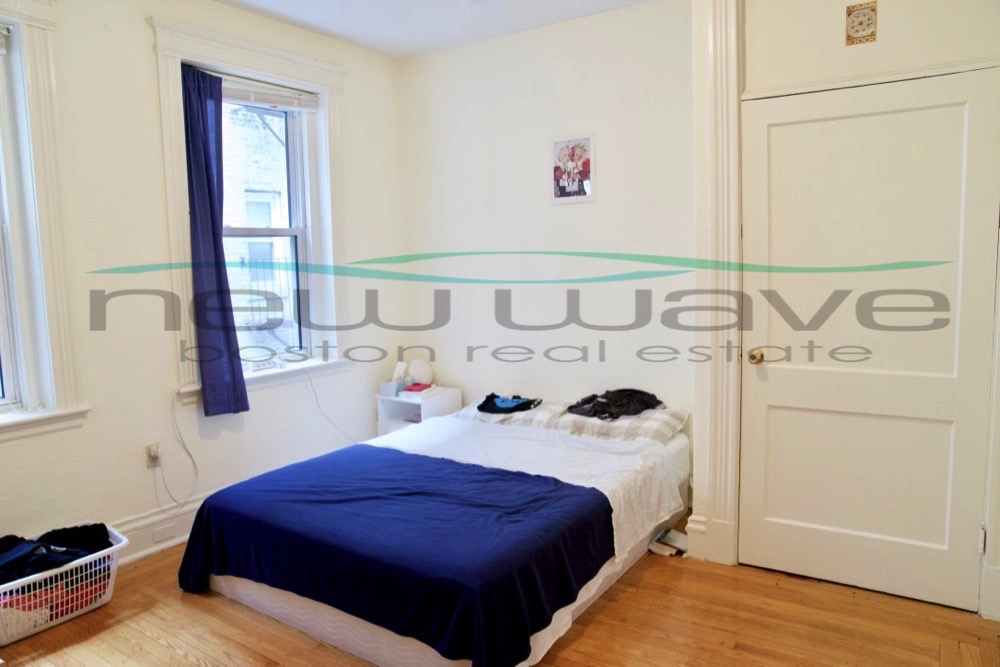 24 Queensberry St, Fenway