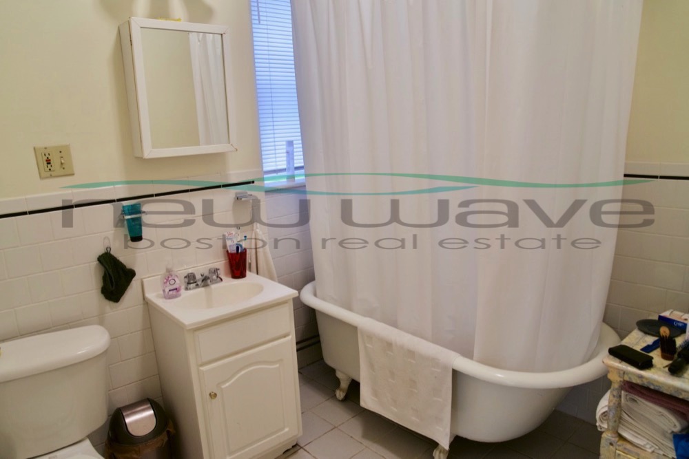 24 Queensberry St, Fenway