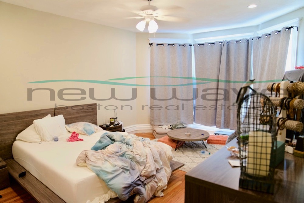 1109 Boylston St, Fenway