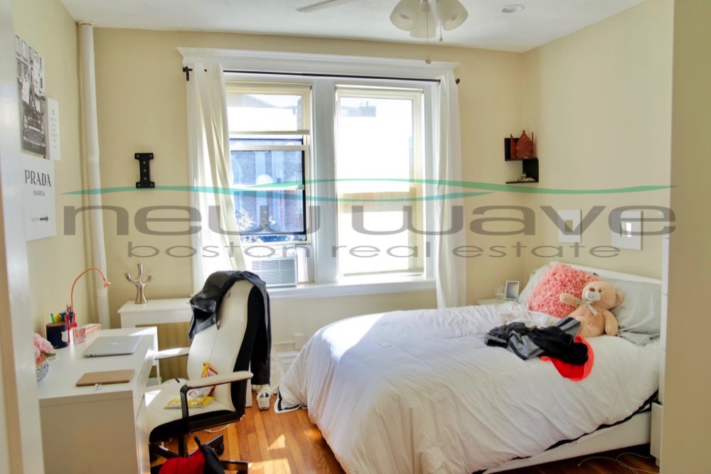 1109 Boylston St, Fenway