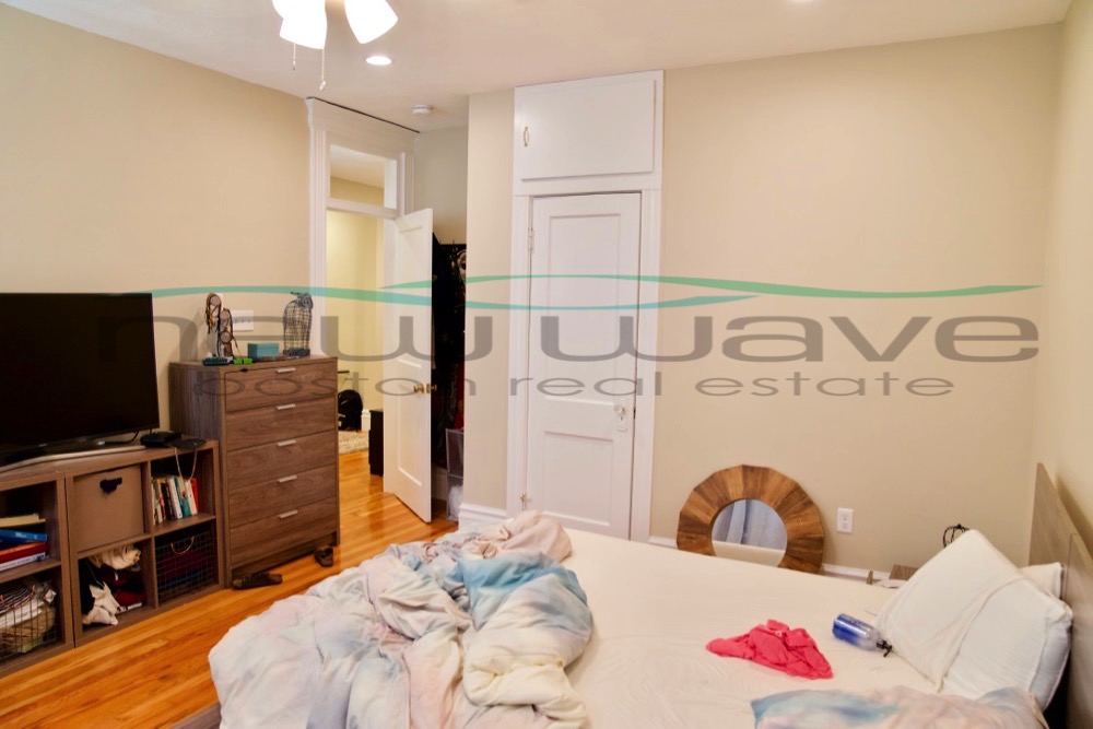 1109 Boylston St, Fenway