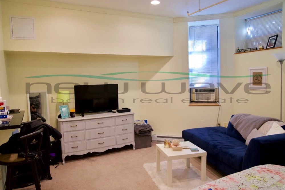 107 Queensberry St, Fenway