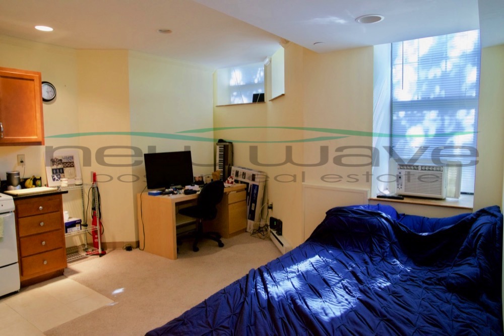 109 Queensberry St, Fenway