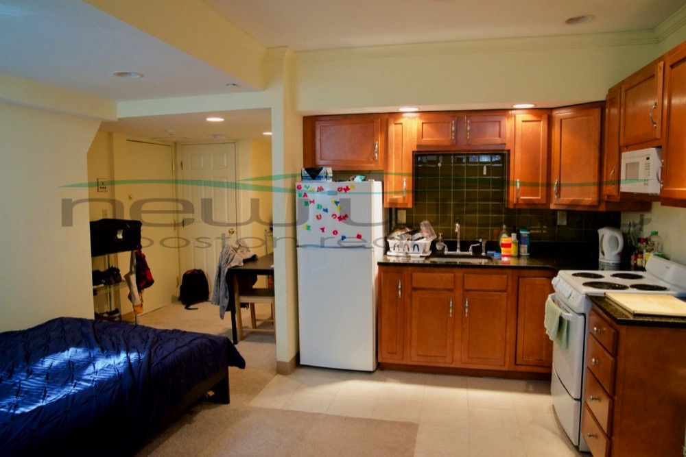 109 Queensberry St, Fenway