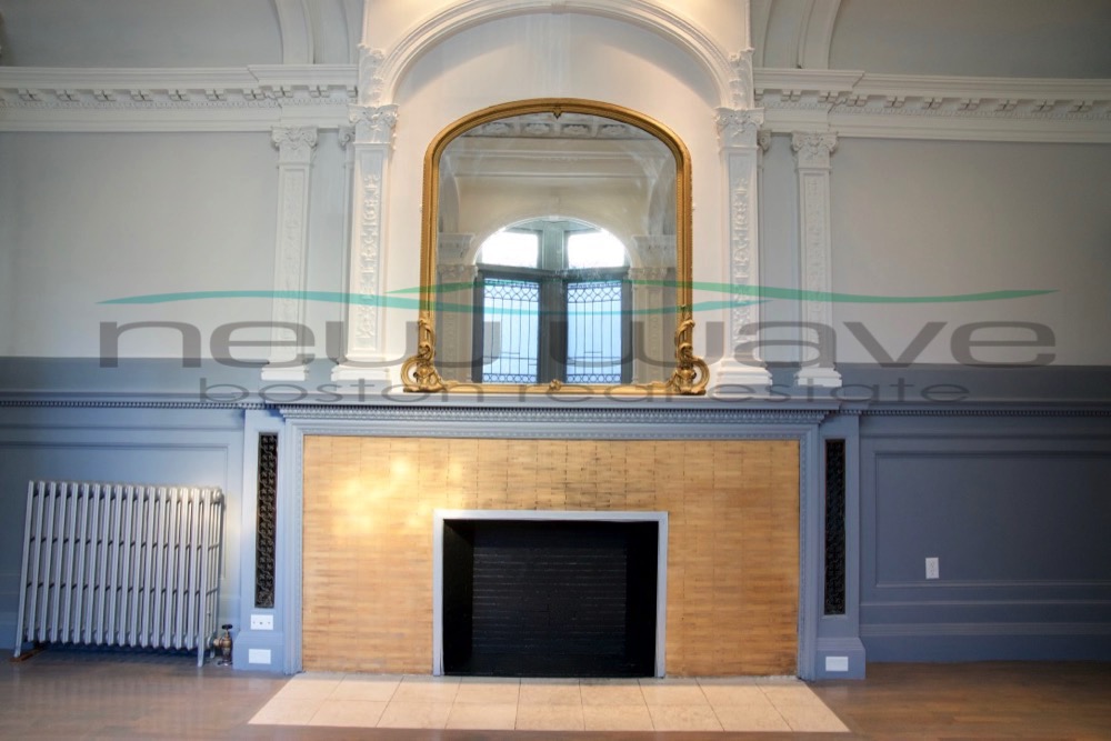 227 Newbury St, Back Bay