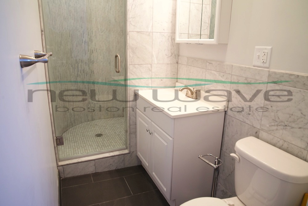 227 Newbury St, Back Bay