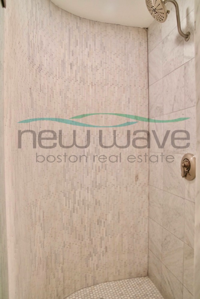 227 Newbury St, Back Bay