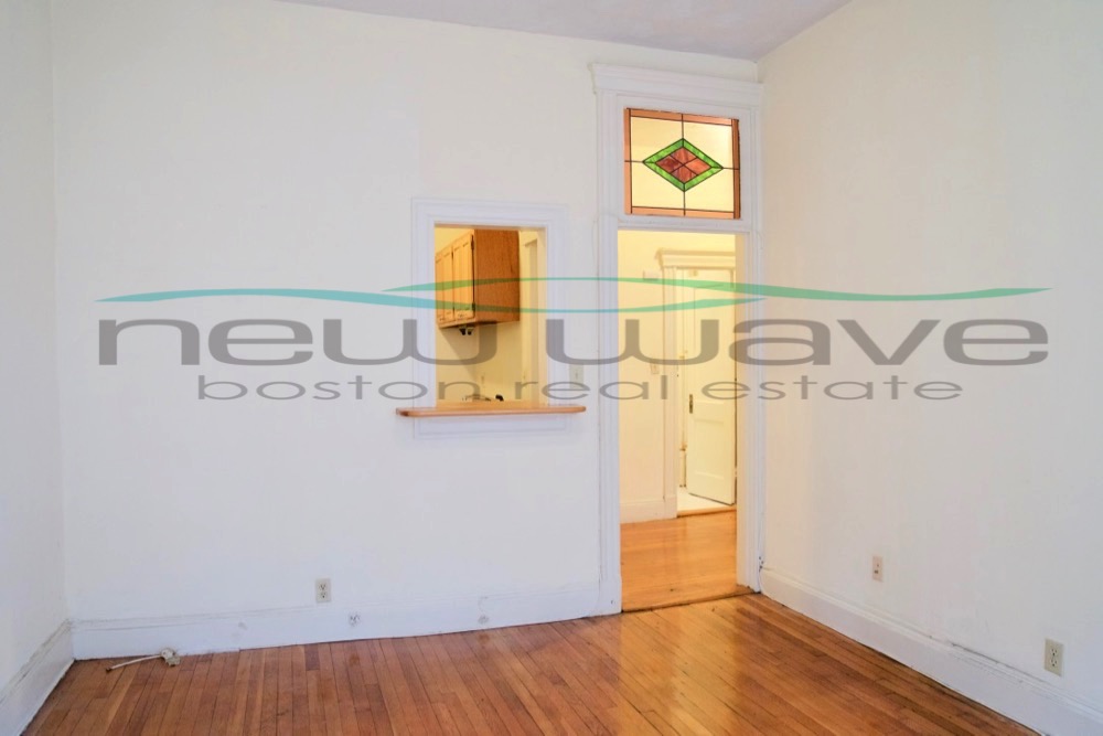1 bed, 1 bath apartment for rent at 124 Peterborough St Unit 10, Fenway