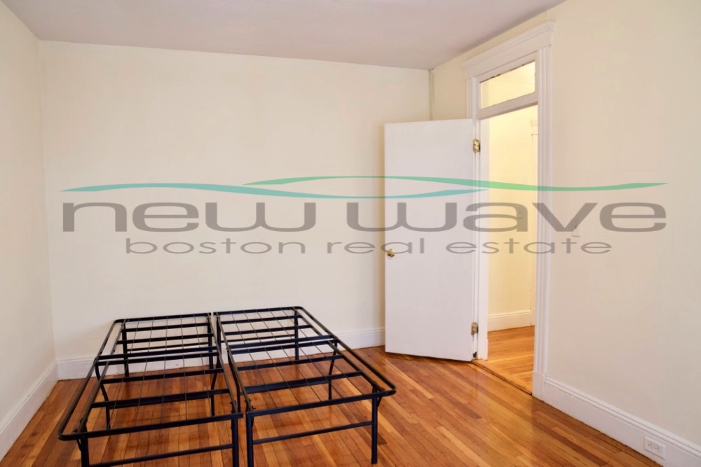 1197 Boylston St, Fenway