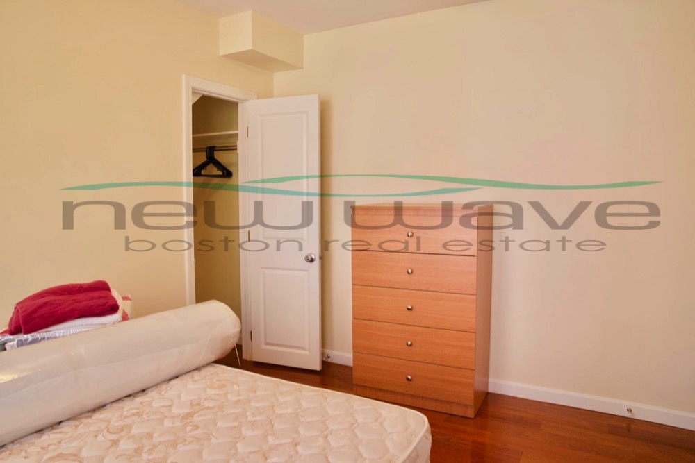 3 bed, 2 bath apartment for rent at 16 Netherland Rd Unit 1, Brookline — photo 7 of 17