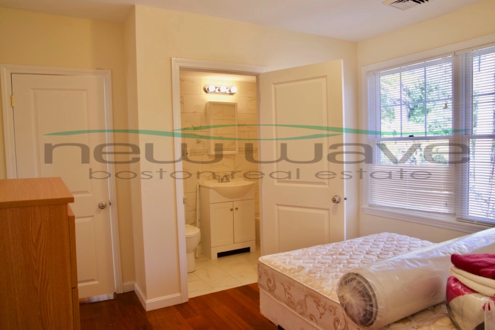 3 bed, 2 bath apartment for rent at 16 Netherland Rd Unit 1, Brookline — photo 8 of 17