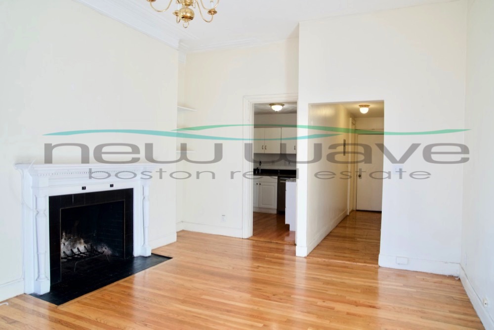 206 Commonwealth Ave, Back Bay