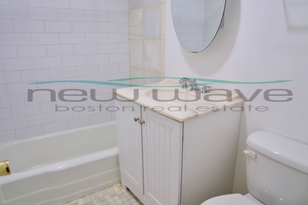 206 Commonwealth Ave, Back Bay
