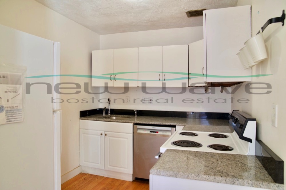 206 Commonwealth Ave, Back Bay