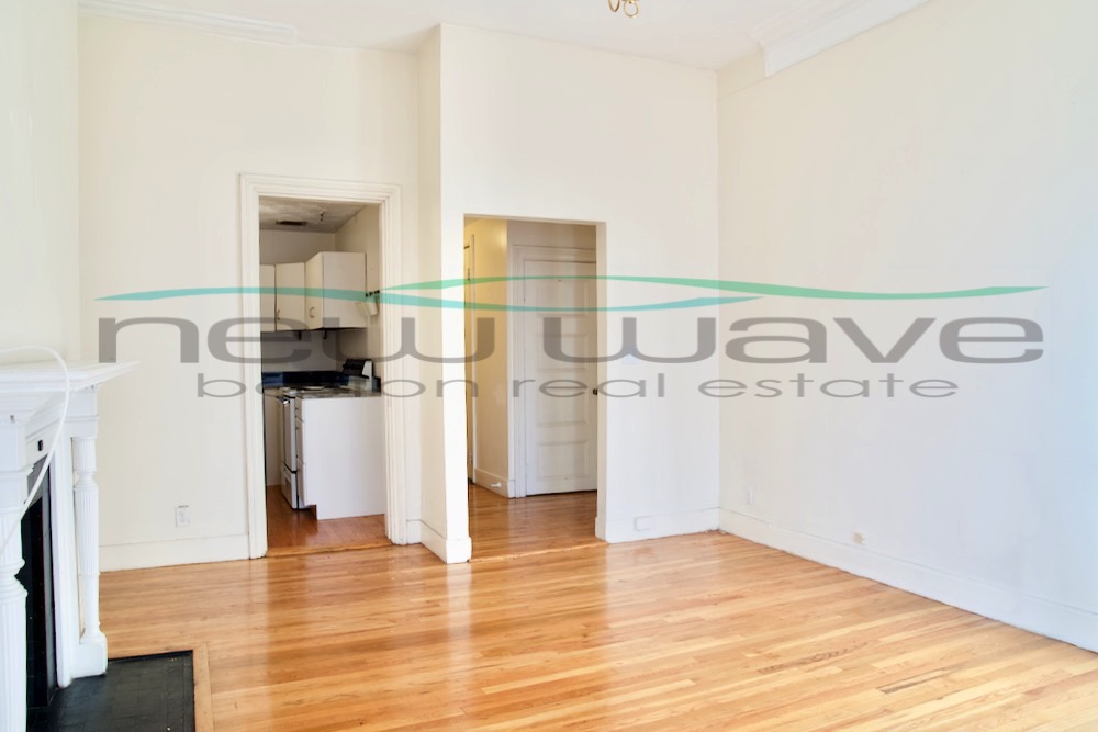 206 Commonwealth Ave, Back Bay