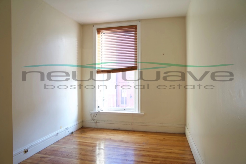 206 Commonwealth Ave, Back Bay