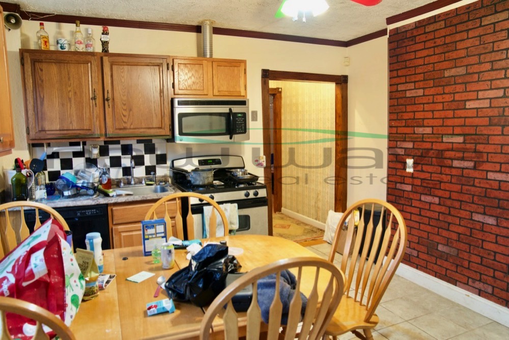 205 Hillside St, Mission Hill