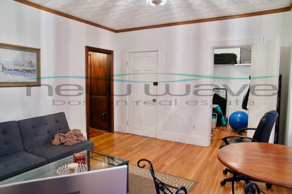 205 Hillside St, Mission Hill