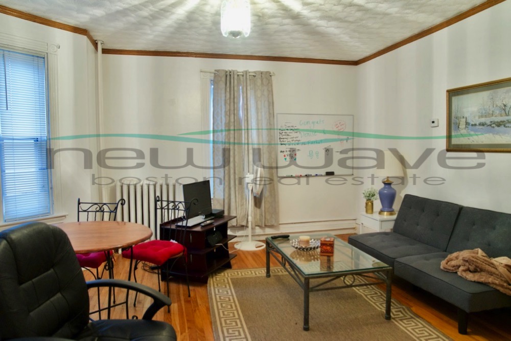 205 Hillside St, Mission Hill