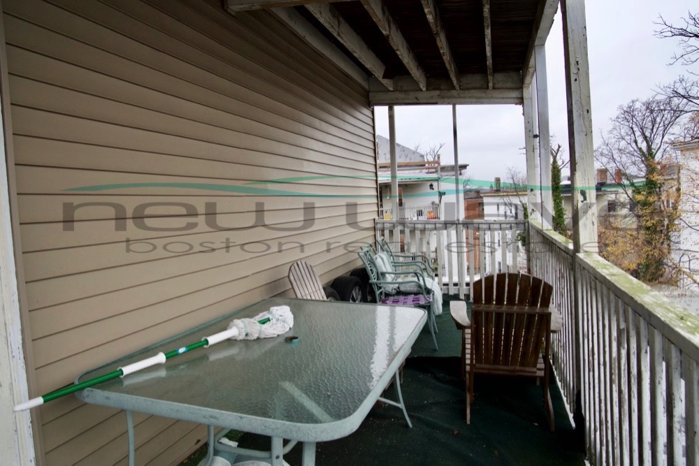 205 Hillside St, Mission Hill