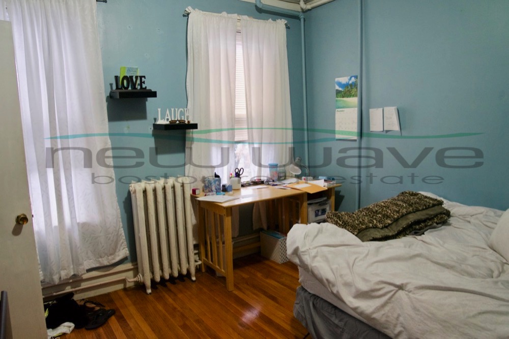 205 Hillside St, Mission Hill