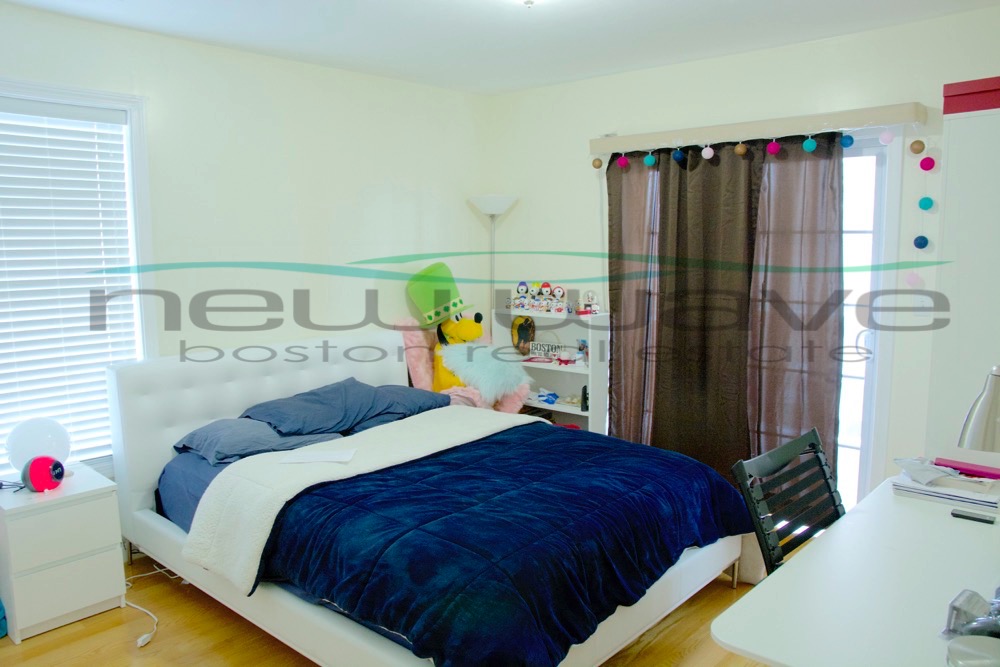 207 Hillside St, Mission Hill