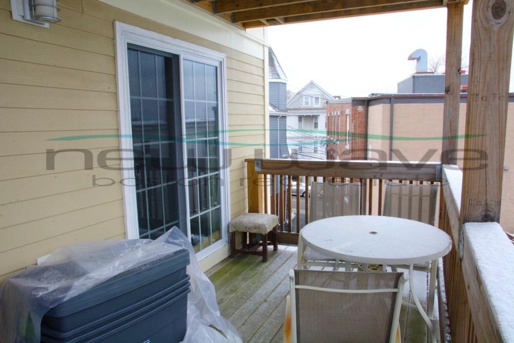 207 Hillside St, Mission Hill